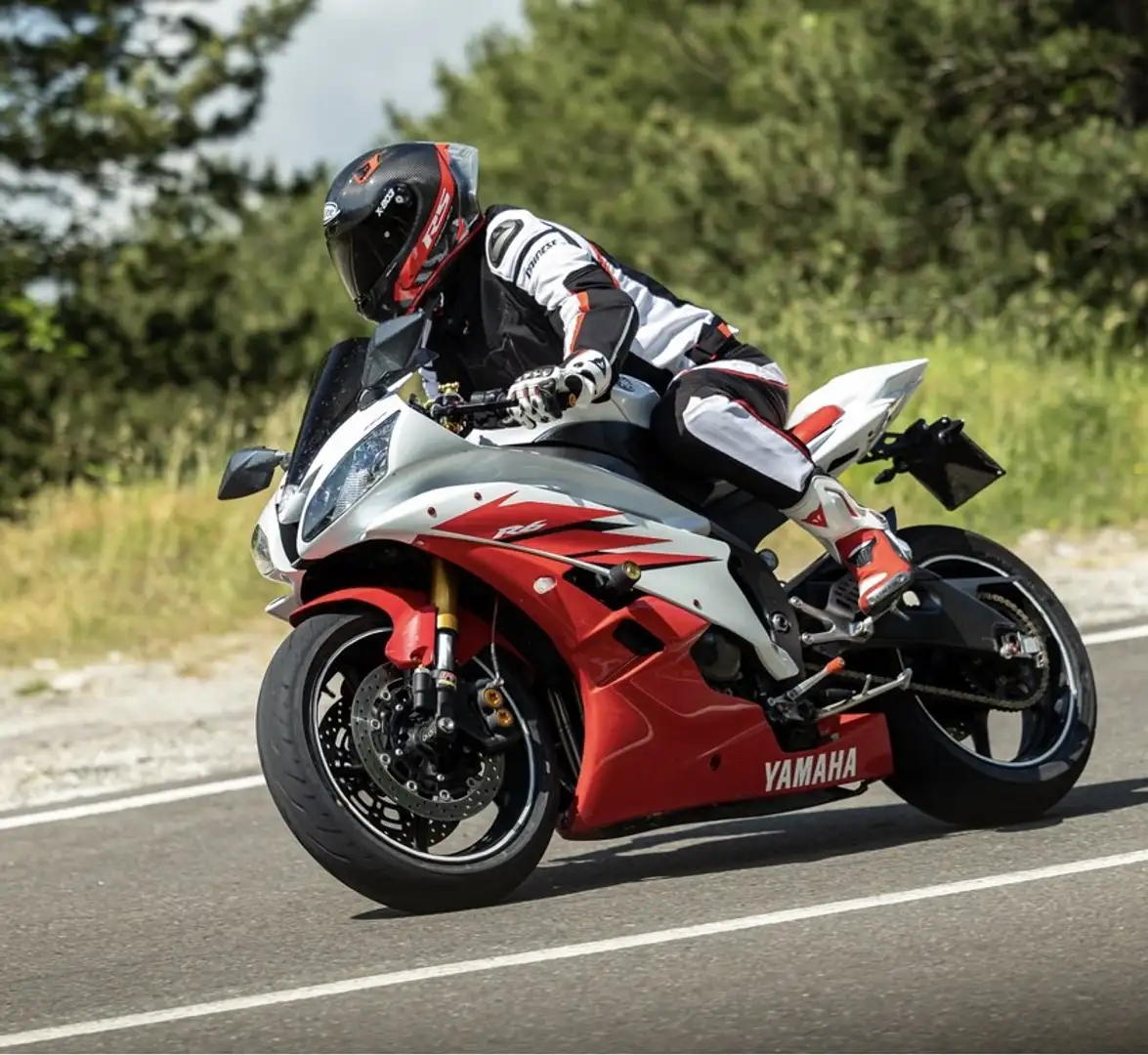 Yamaha FZR 600 sport- bianca e rossa - 1