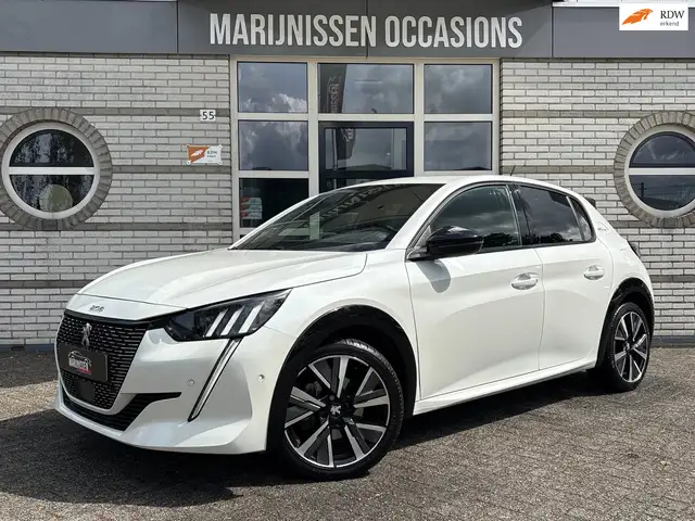 2021 Peugeot 208 in White for sale