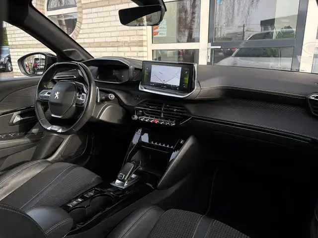 Peugeot 208 view 20
