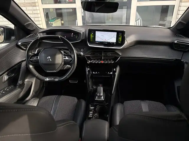 Peugeot 208 view 7