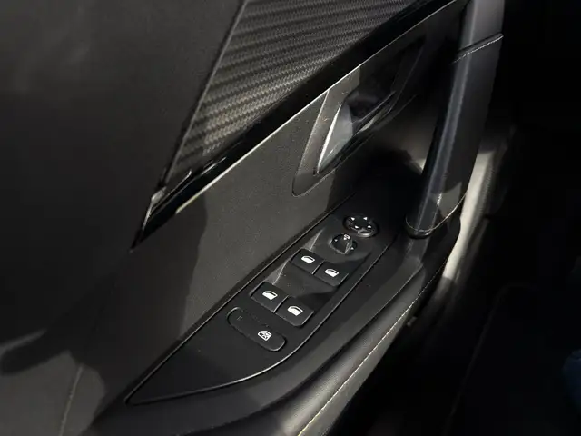 Peugeot 208 view 18
