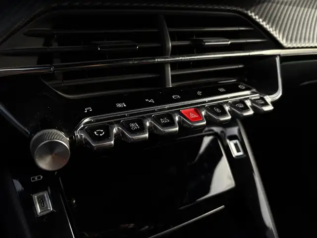Peugeot 208 view 16