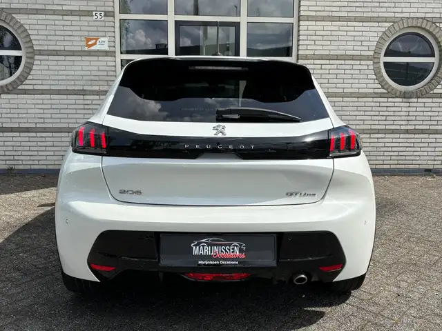 Peugeot 208 view 6