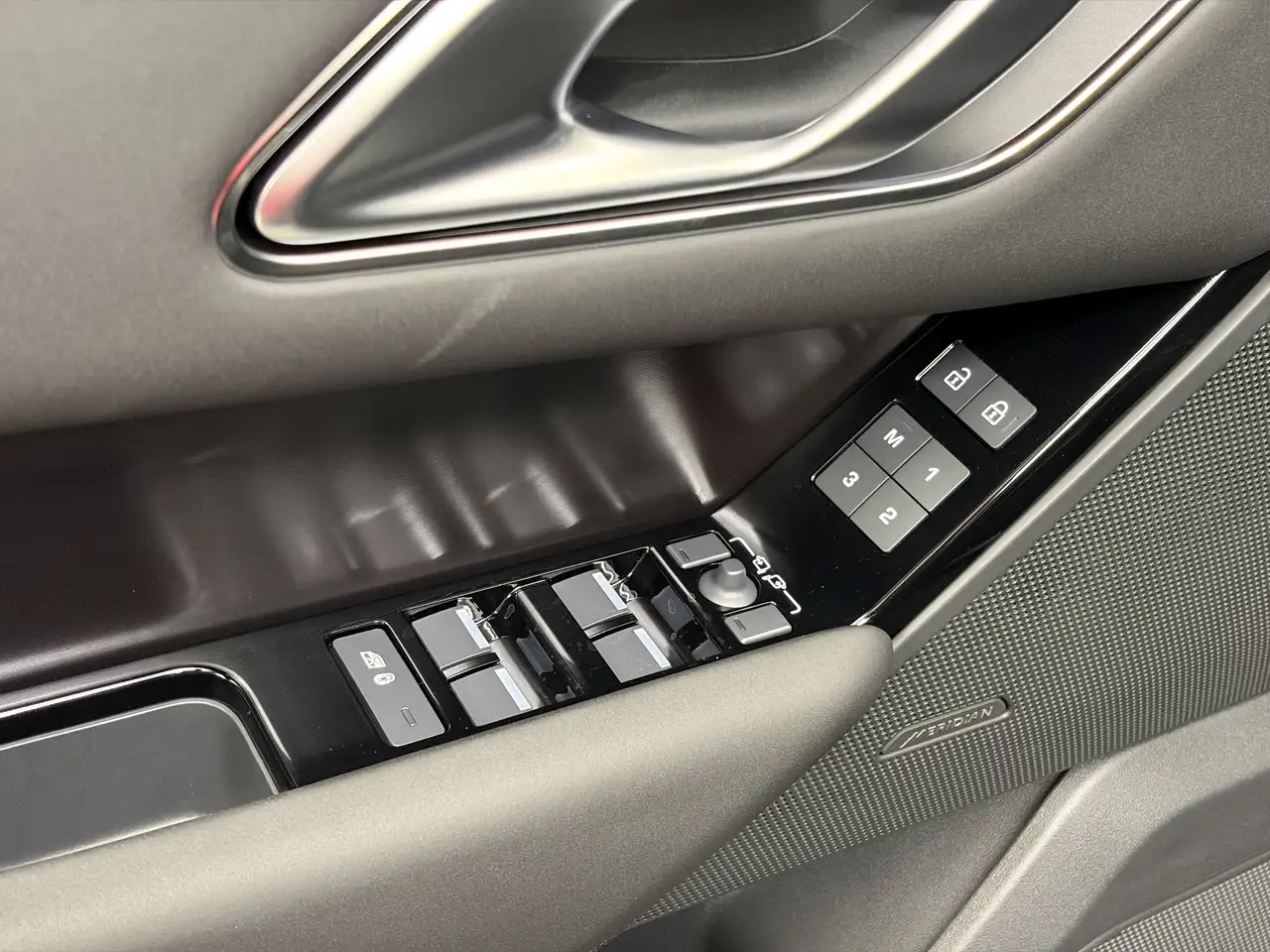 Land Rover Range Rover Velar снимка Land Rover Range Rover Velar