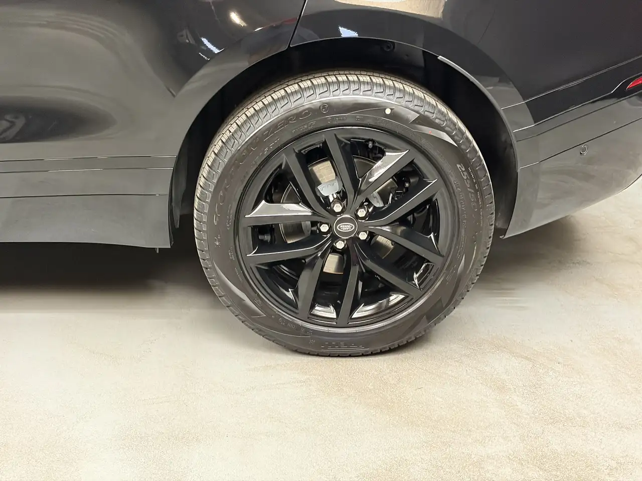 Land Rover Range Rover Velar снимка Land Rover Range Rover Velar