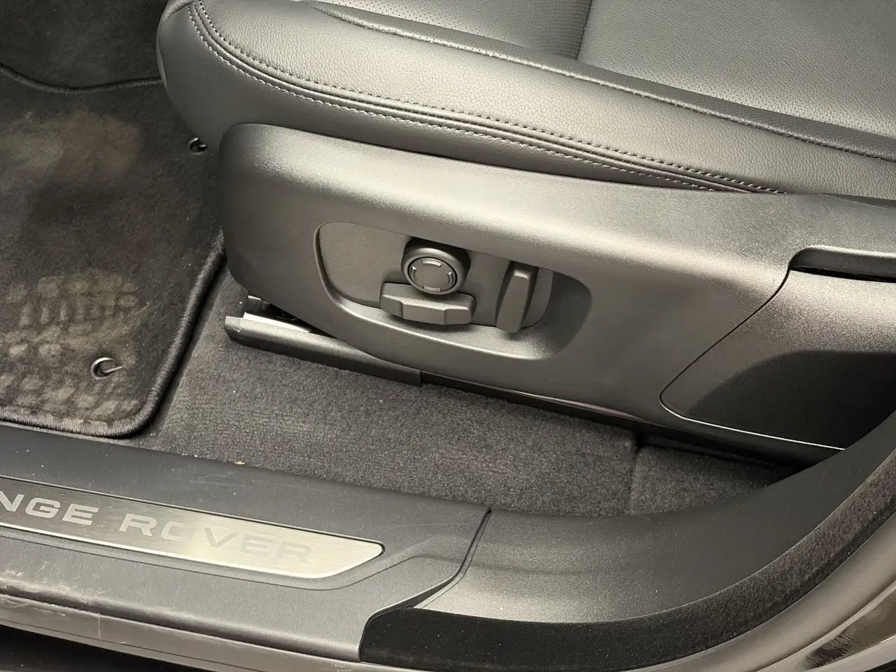 Land Rover Range Rover Velar снимка Land Rover Range Rover Velar