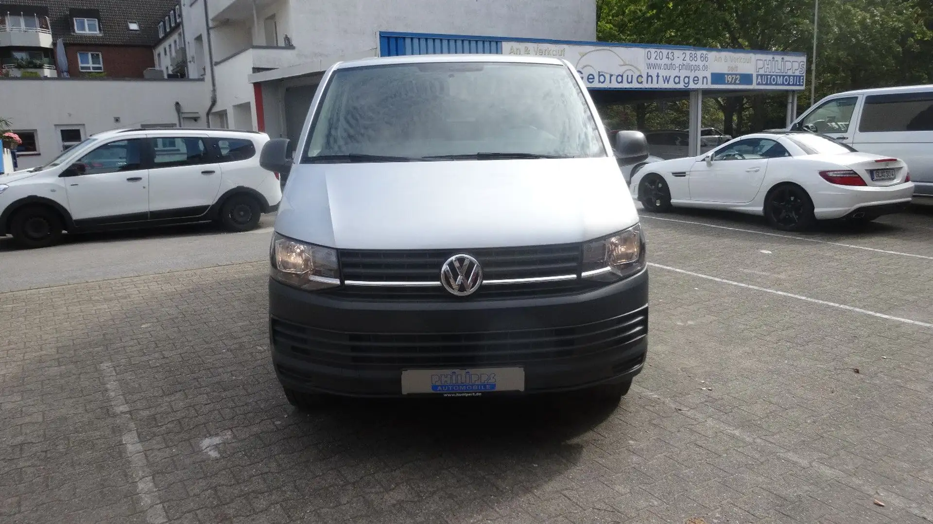 Volkswagen T6 Kombi 8 Sitzer,Automatik,Navi,SH, Silber - 2