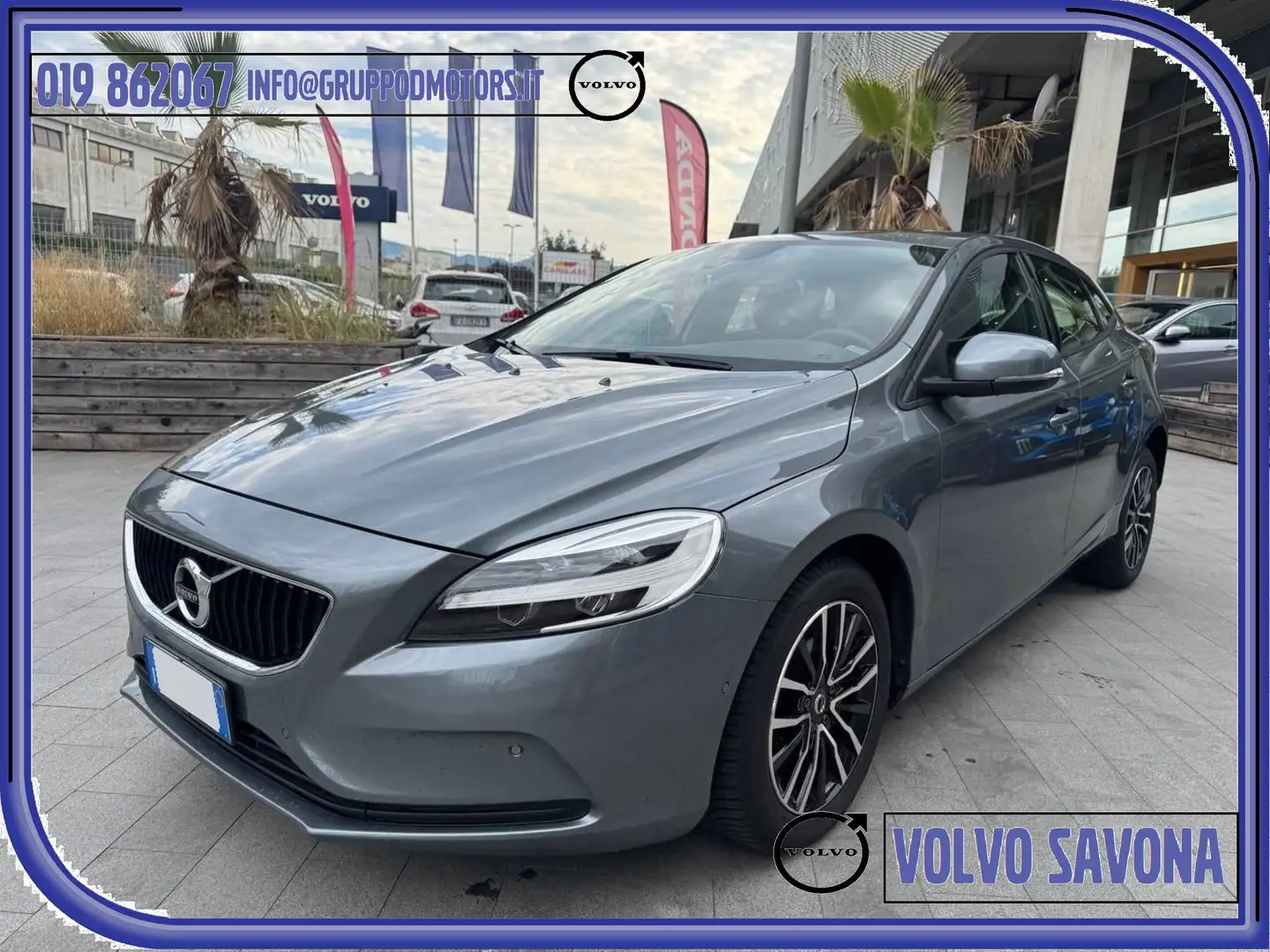 Volvo V40 T2 BusinessPlus-UNICO PROPRIETARIO-TAGLIANDI VOLVO Grigio - 1