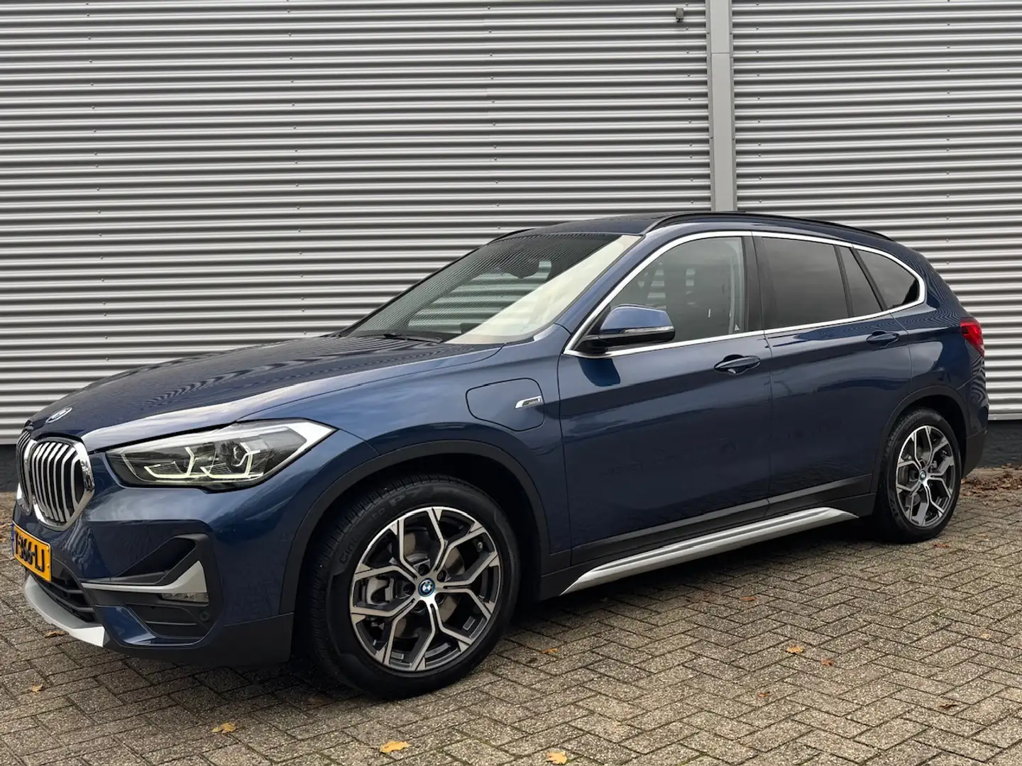 BMW X1 (f48) xDrive25e 220pk | Schuif/Kanteldak | Head Up Blau - 1