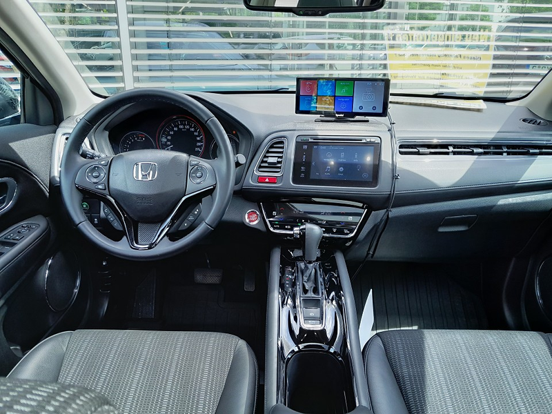 Honda HR-V 1.5 VTEC EXECUTIVE AT AHK PANO 17´LM (1.Hand!) — photo 10