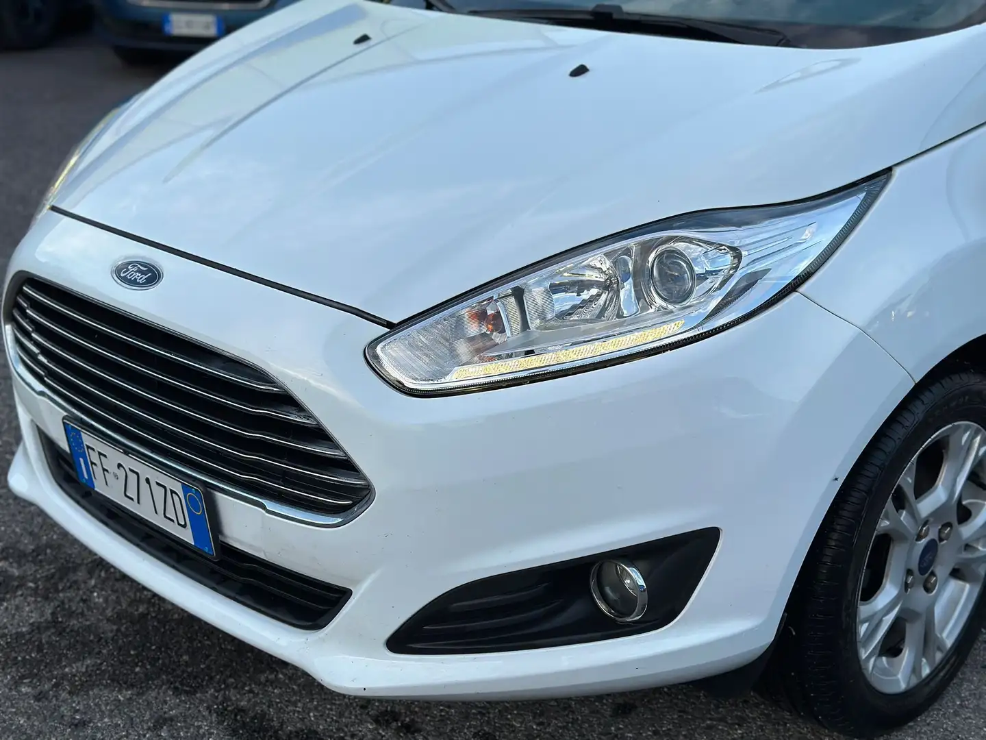 Ford Fiesta 5p 1.4 Titanium Gpl 95cv E6 Wit - 2