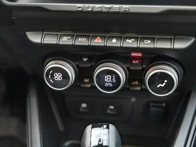 Dacia Duster view 8