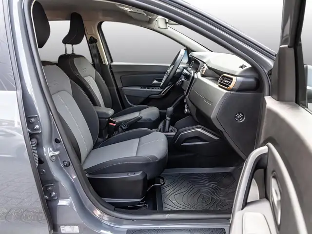 Dacia Duster view 6
