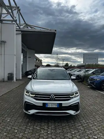 Volkswagen Tiguan 2.0 TDI 200 CV SCR FARI MATRIX DSG 4MOTION R-Line