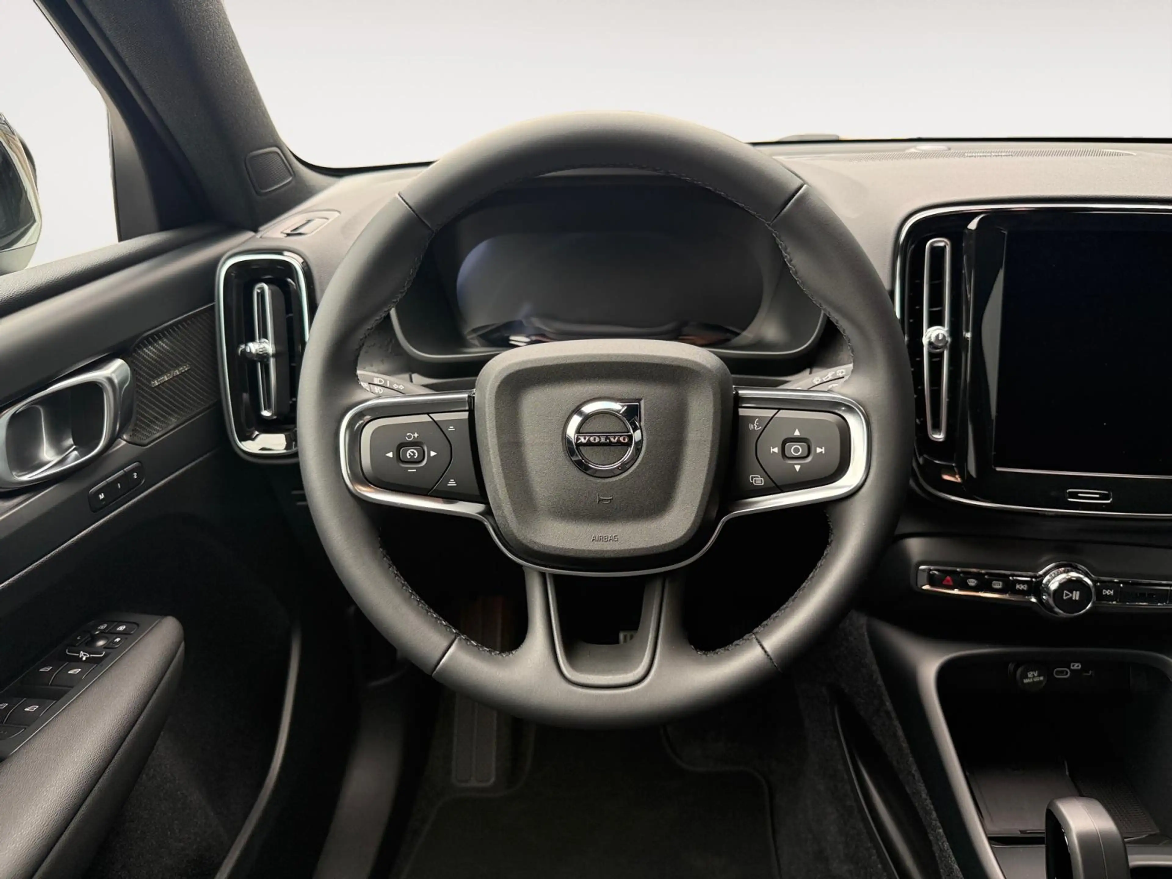 Volvo EX40 Single Motor Extended Range Plus Europa 82 kWh | D — photo 7