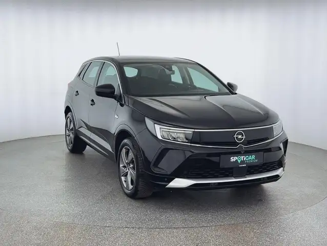 Opel Grandland view 3