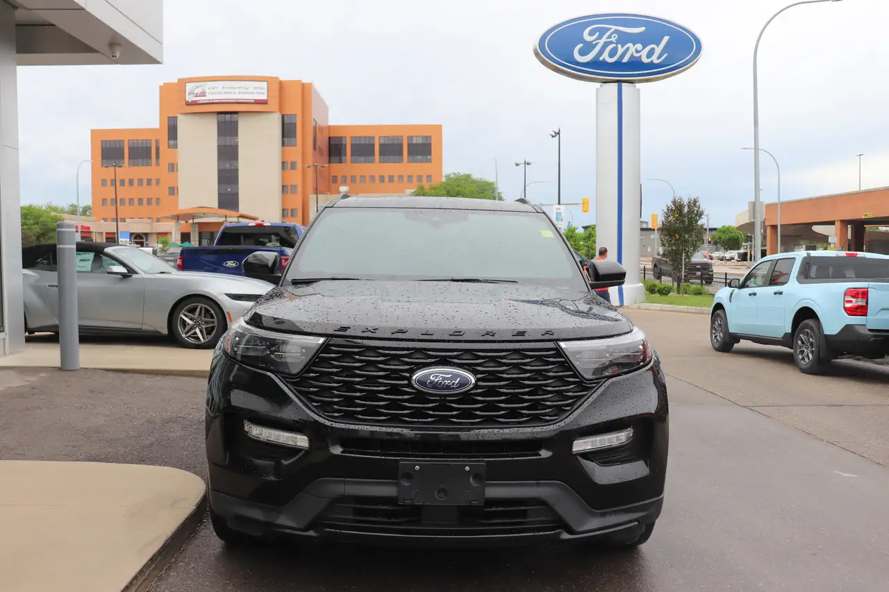 Ford Explorer снимка Ford Explorer