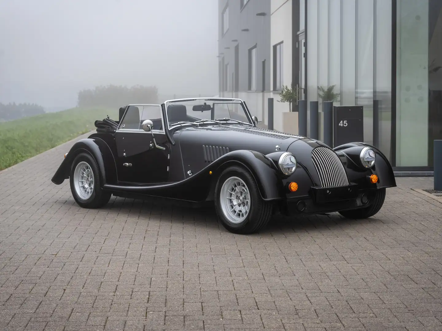 Morgan Plus 4 Plus Four Automatic Noir - 1