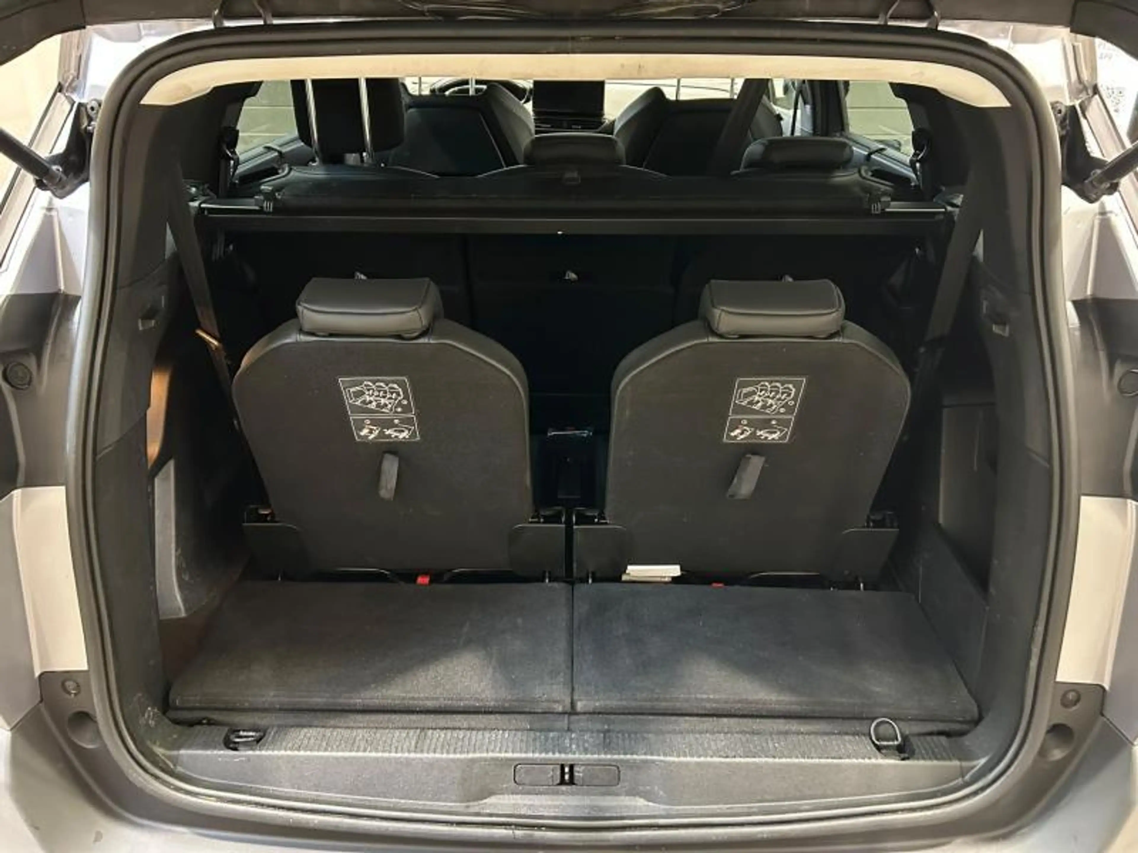Peugeot 5008 II Allure — photo 14