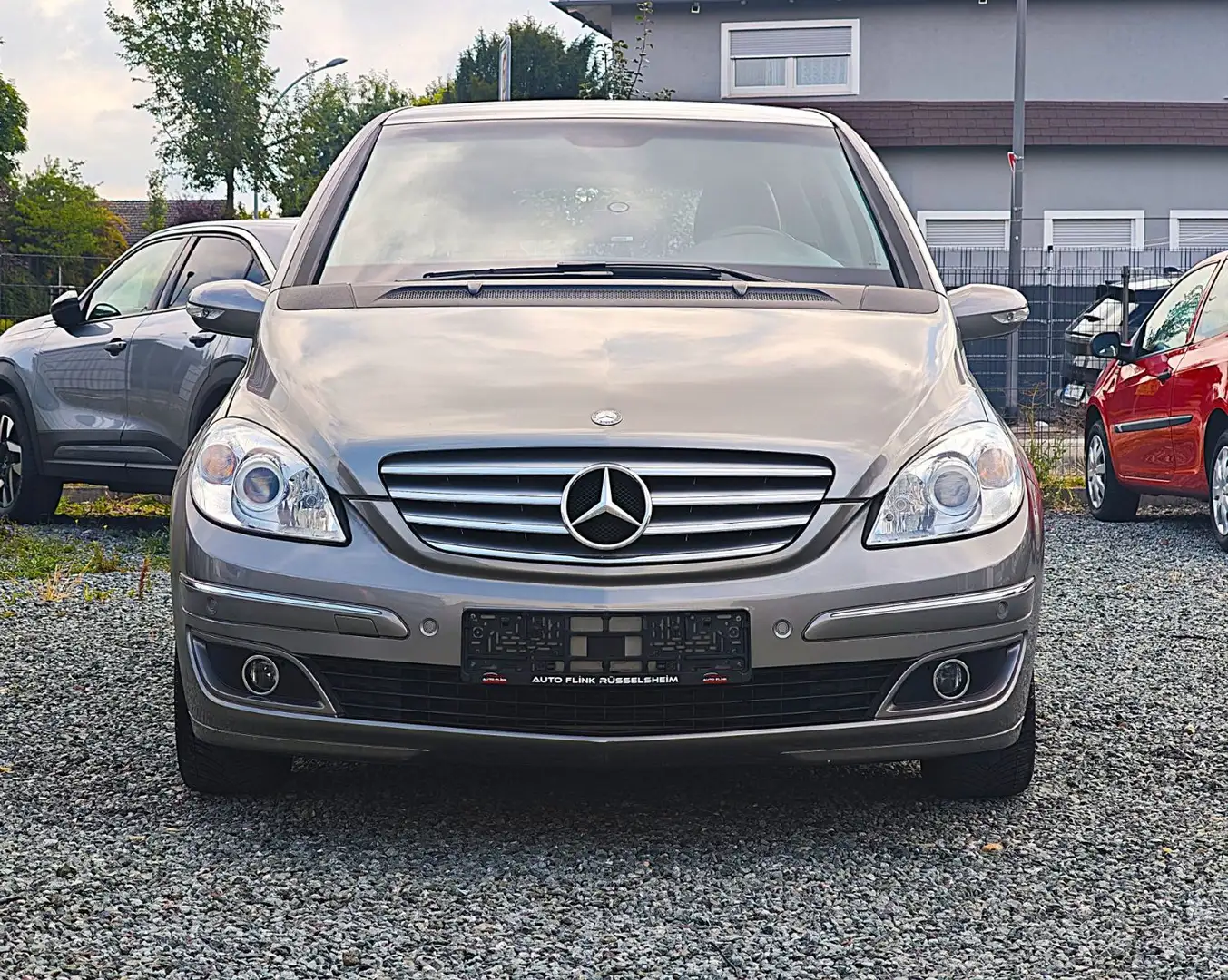 Mercedes-Benz B 200 (1.HAND/PDC/RFK/SHZ/AHK/Teil LEDER) Grau - 2
