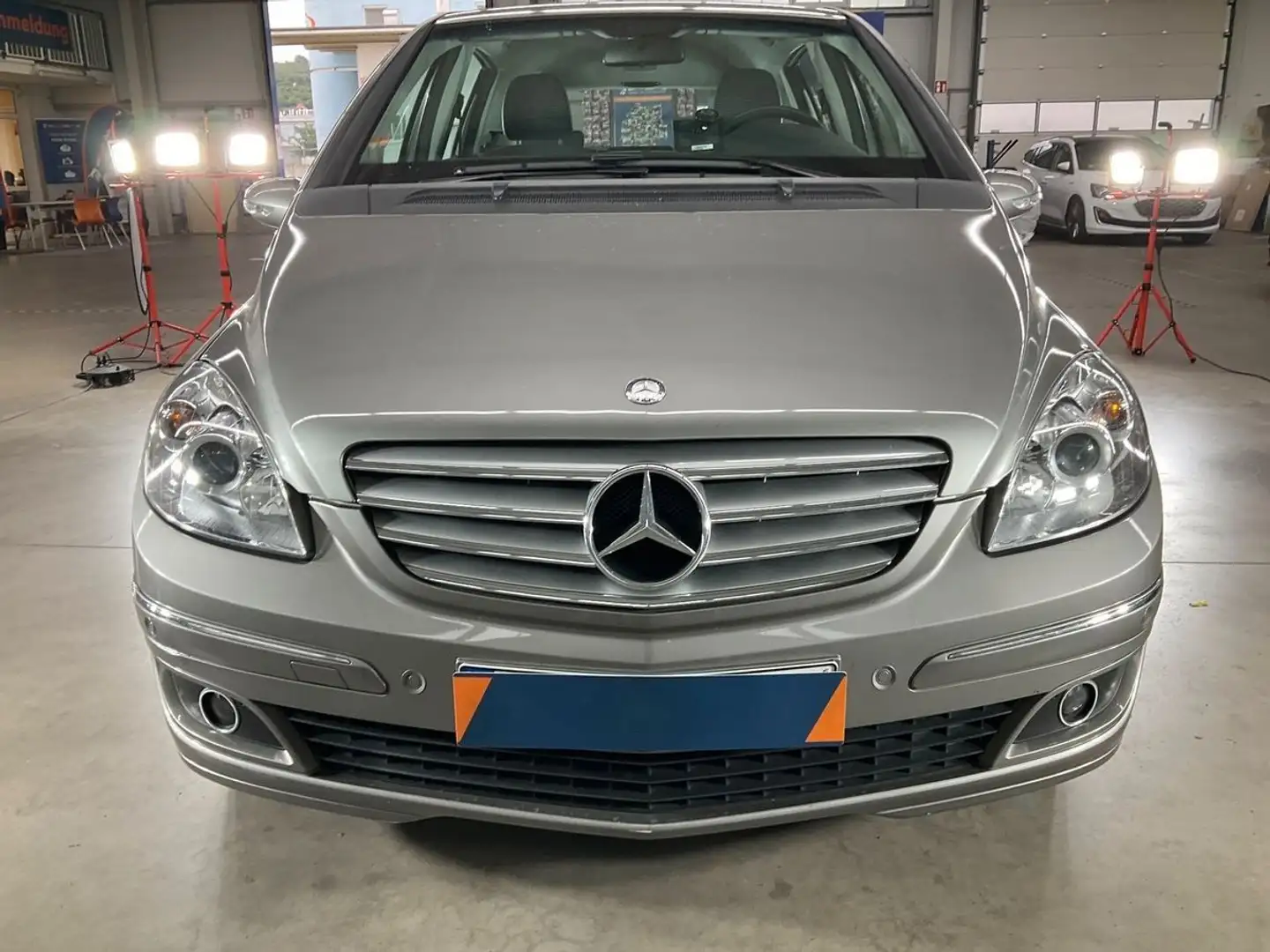 Mercedes-Benz B 200 (1.HAND/PDC/RFK/SHZ/AHK/Teil LEDER) Grau - 1