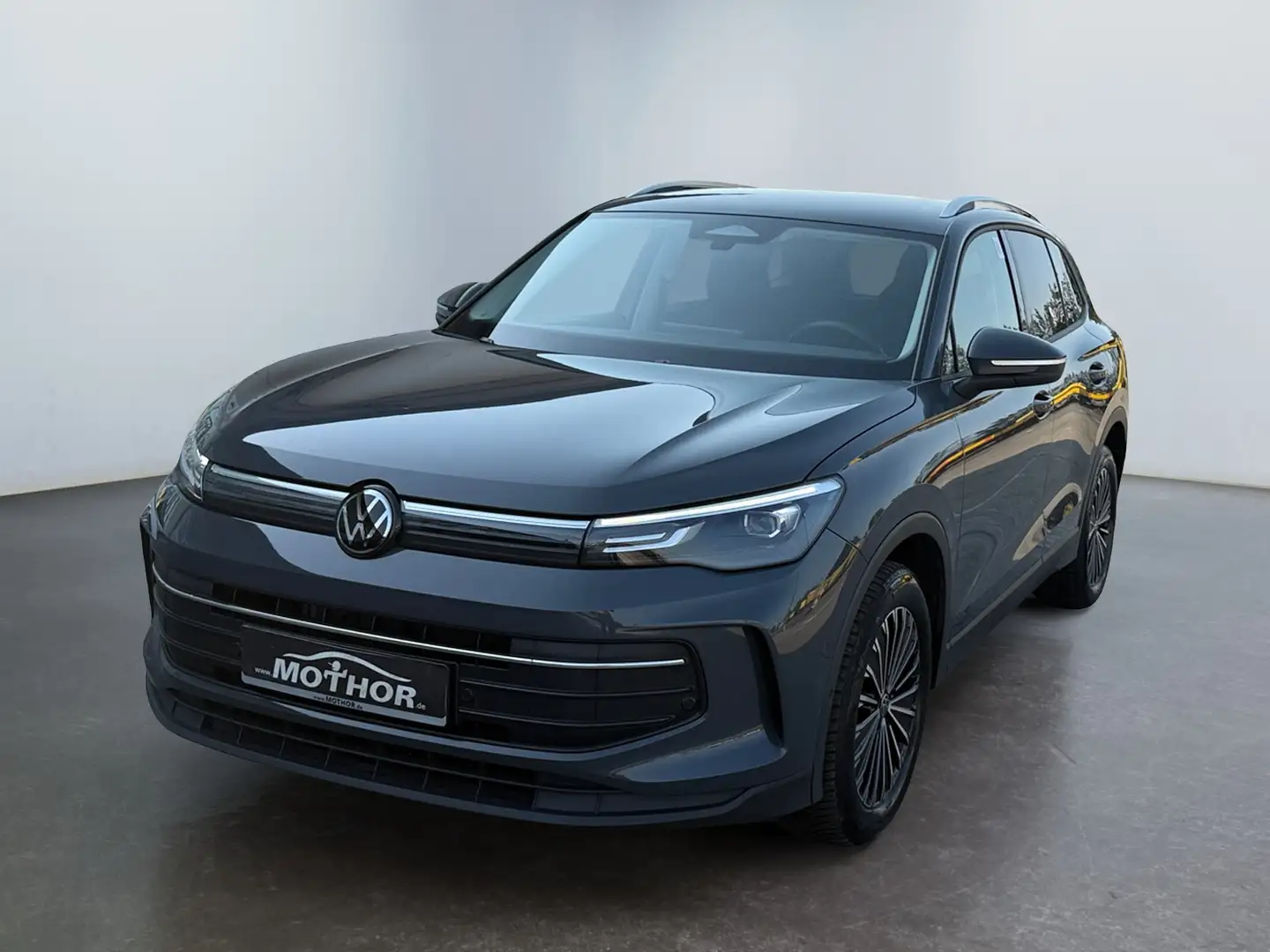 Volkswagen Tiguan Life 2.0 TDI DSG ACC Rückfahrkamera Grau - 2