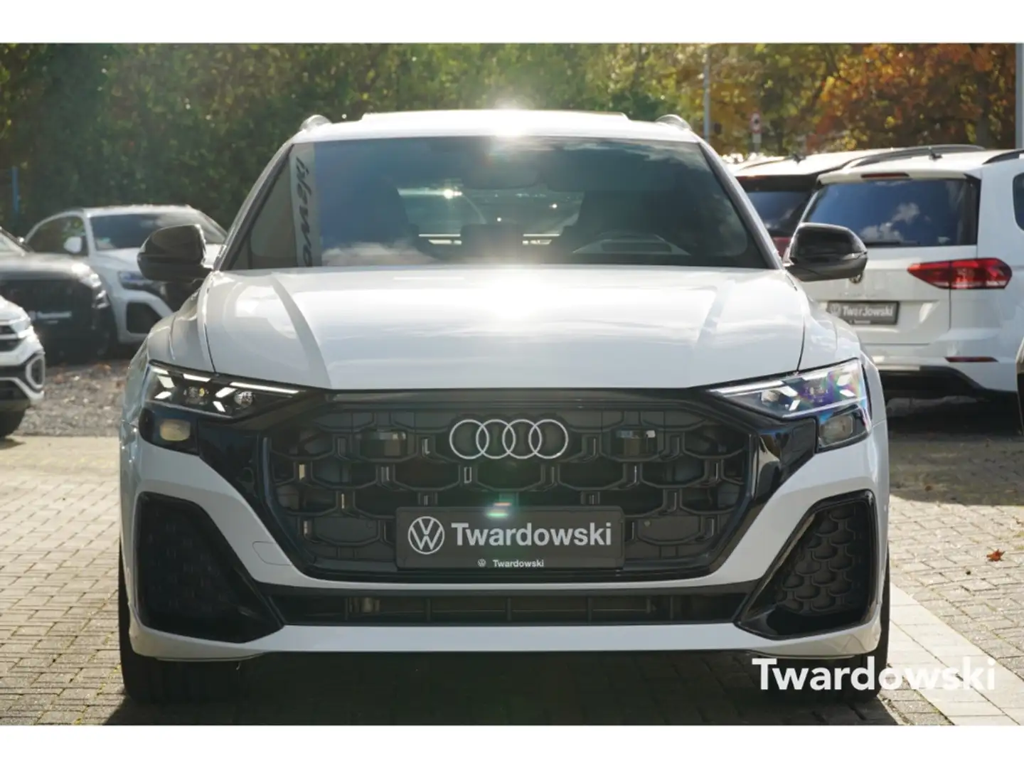 Audi Q8 S line ALLLENKUNG HUD Soft Raute 360 Pano AHK 23'' Weiß - 2