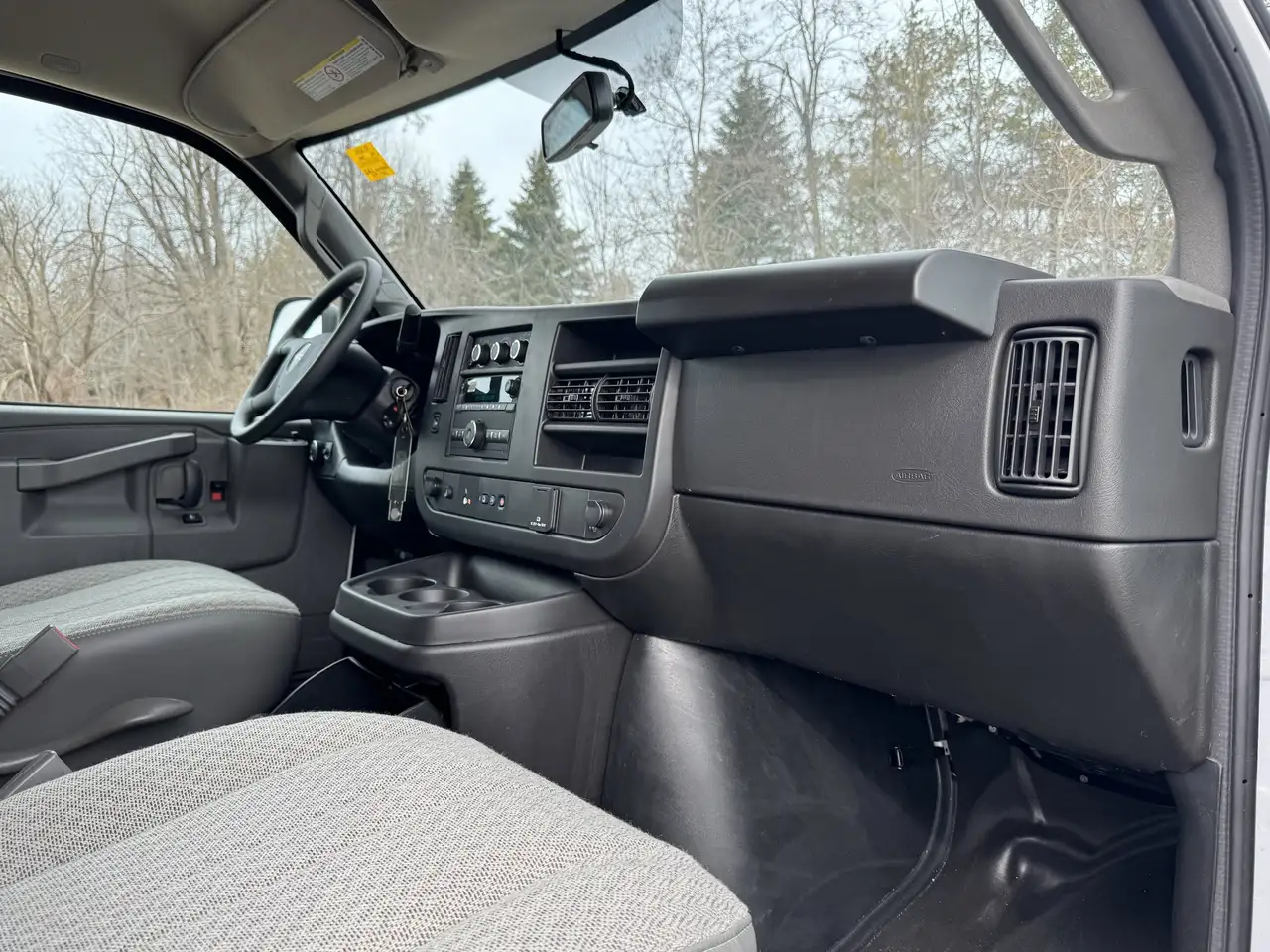GMC Savana снимка GMC Savana