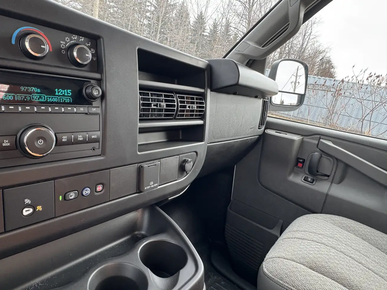 GMC Savana снимка GMC Savana