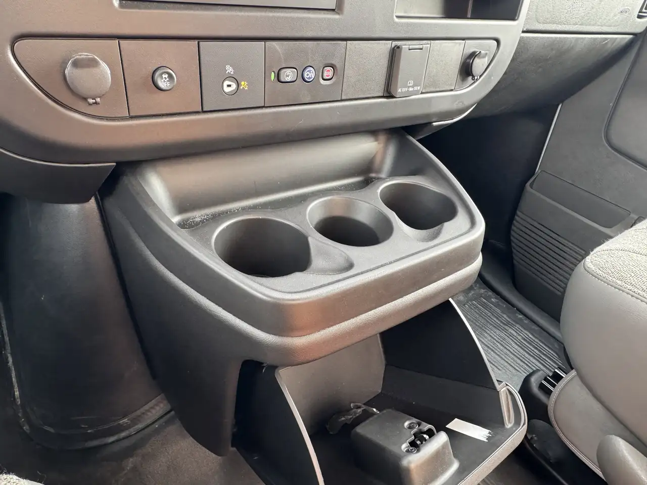 GMC Savana снимка GMC Savana