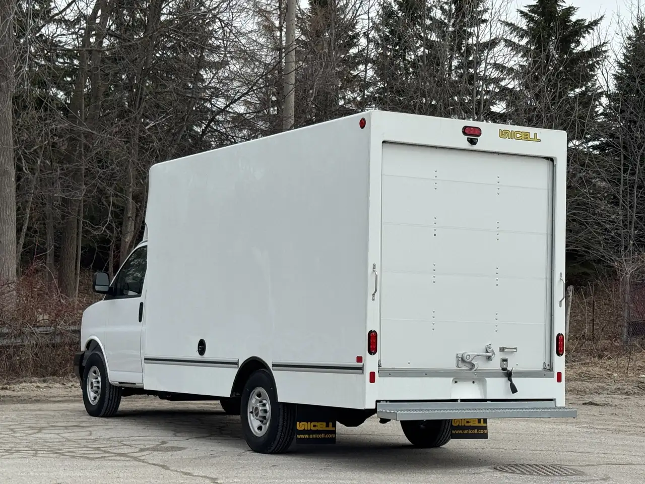 GMC Savana снимка GMC Savana