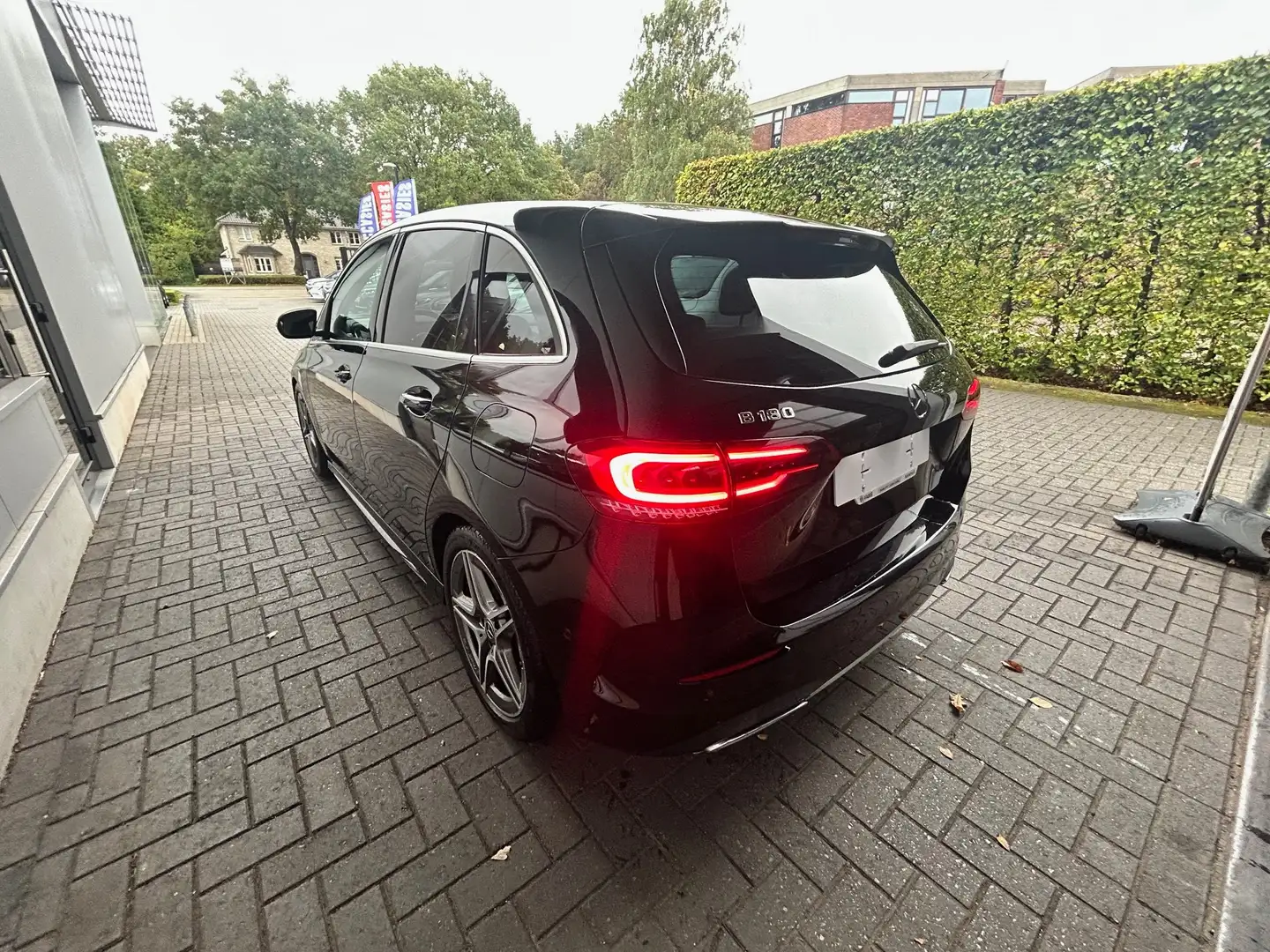 Mercedes-Benz B 180 7G-DCT AMG Line -€1000 OKTOBER ACTIE Noir - 2