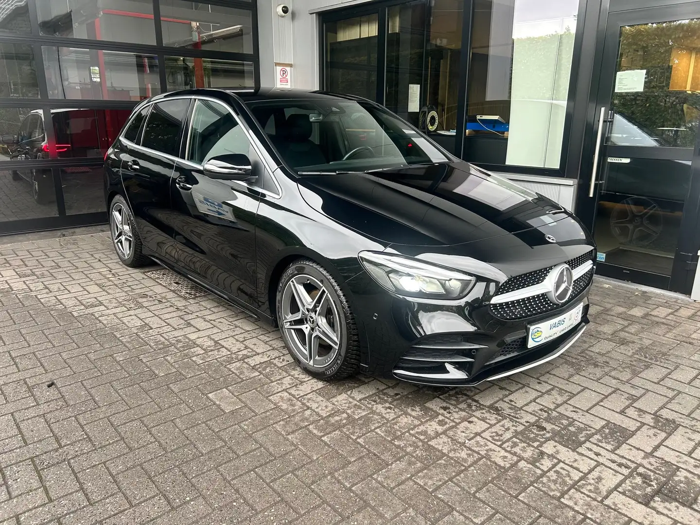 Mercedes-Benz B 180 7G-DCT AMG Line -€1000 OKTOBER ACTIE Noir - 1