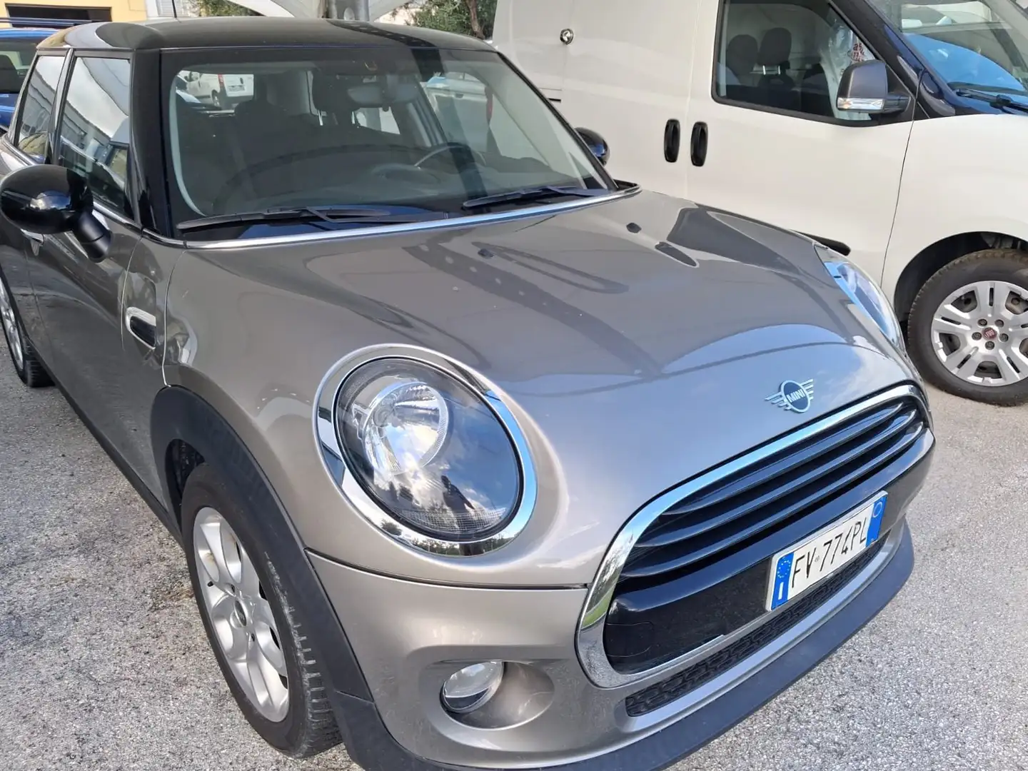 MINI Cooper D Mini IV F55 2018 5p 5p 1.5 auto Marrone - 2