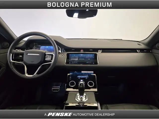 Land Rover Range Rover Evoque view 4