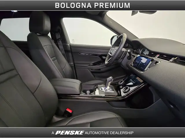 Land Rover Range Rover Evoque view 3