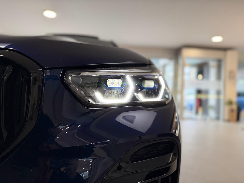 BMW X5 xDrive40d M-PAKET *VOLL-AUSSTATTUNG*CARBON*TOP ... — photo 4