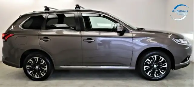 Mitsubishi Outlander view 5
