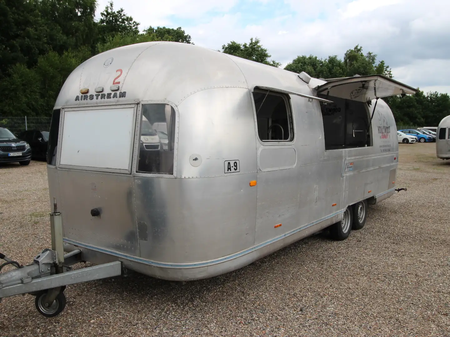 Airstream Land Yacht Overlander Catering + Foodtrailer Argent - 2