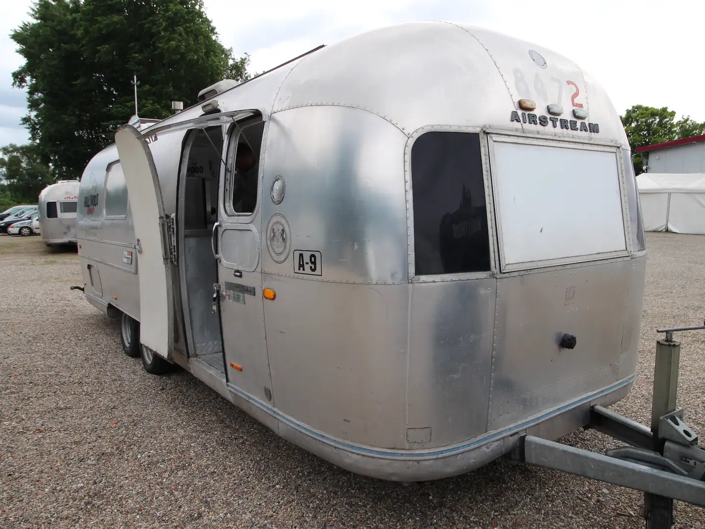 Airstream Land Yacht Overlander Catering + Foodtrailer Argent - 1