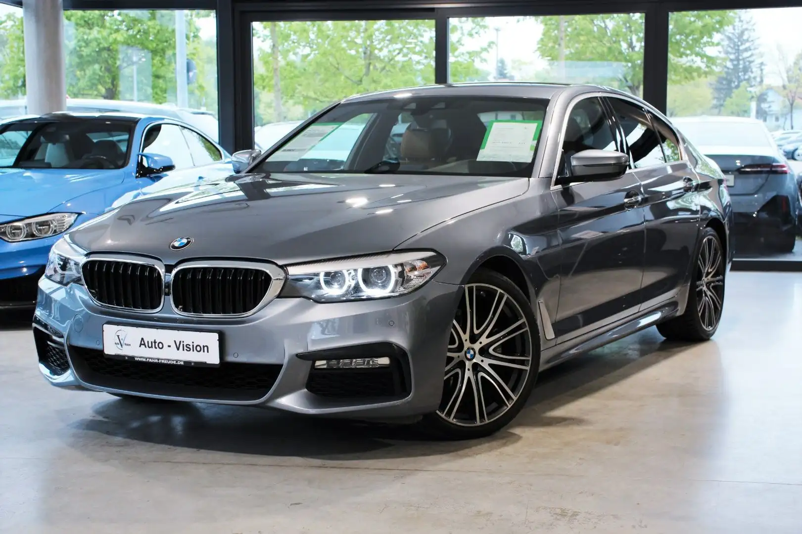 BMW 520 d G30 xDrive M Sport*LED*360°*DrivAss*Ambient Silber - 1