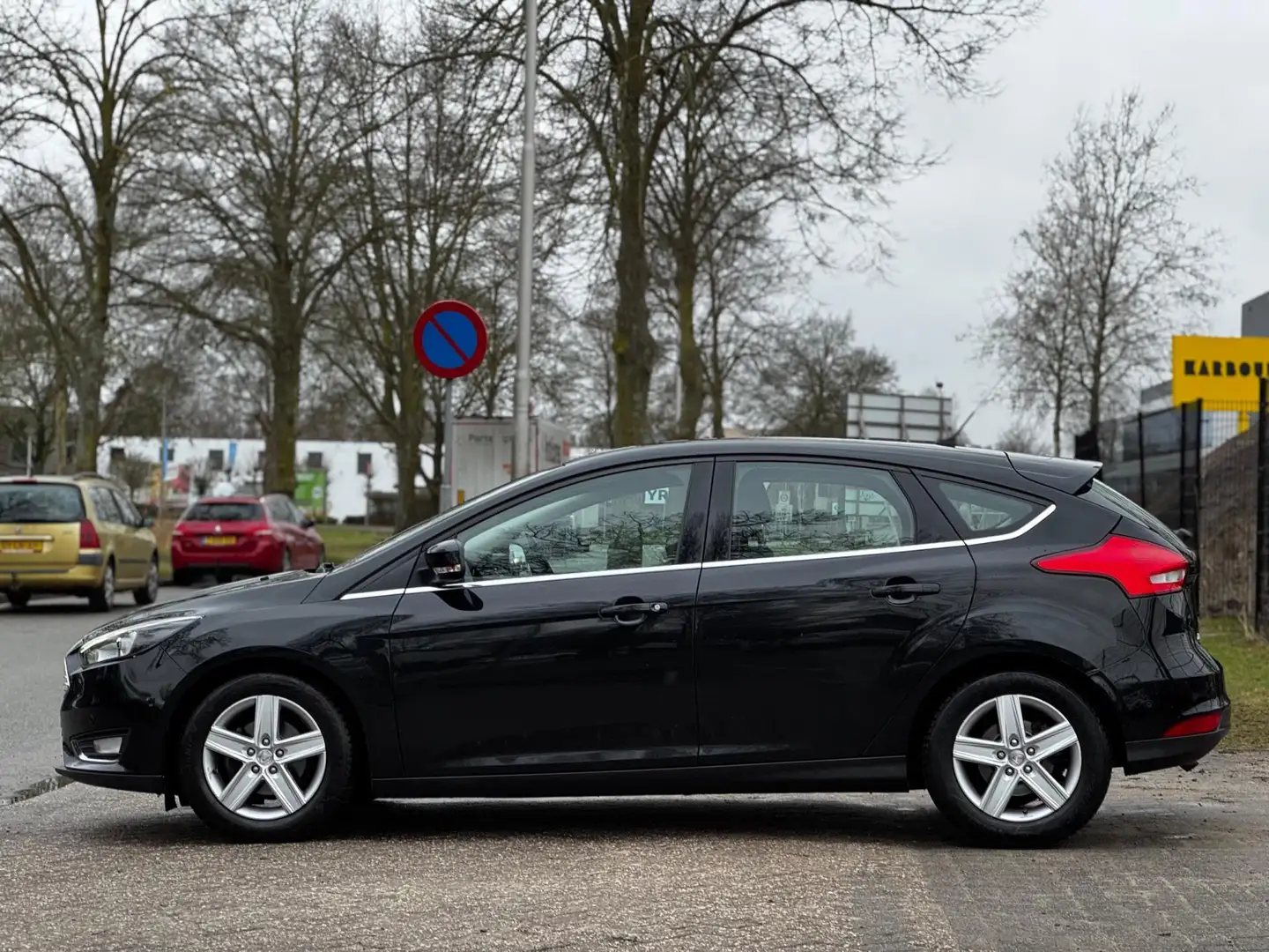 Ford Focus 1.0 First Edition|NAVI|6BAK|LED|KEYLESS|DS RIEM VV Schwarz - 2