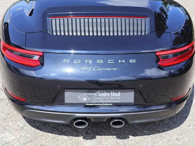 Porsche 911 view 28