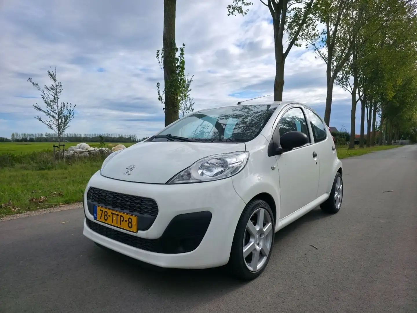 Peugeot 107 1.0 ACCENT Blanc - 2