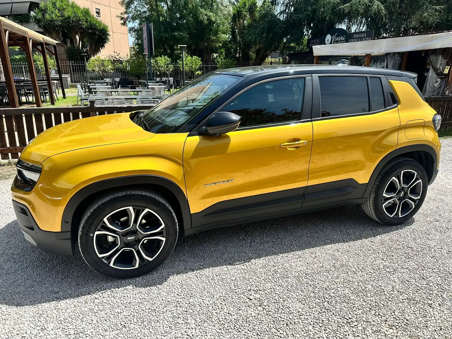 Jeep Avenger Avenger 1.2  100 CV Summit AZIENDALE IVA COMPRESA Oro - 1