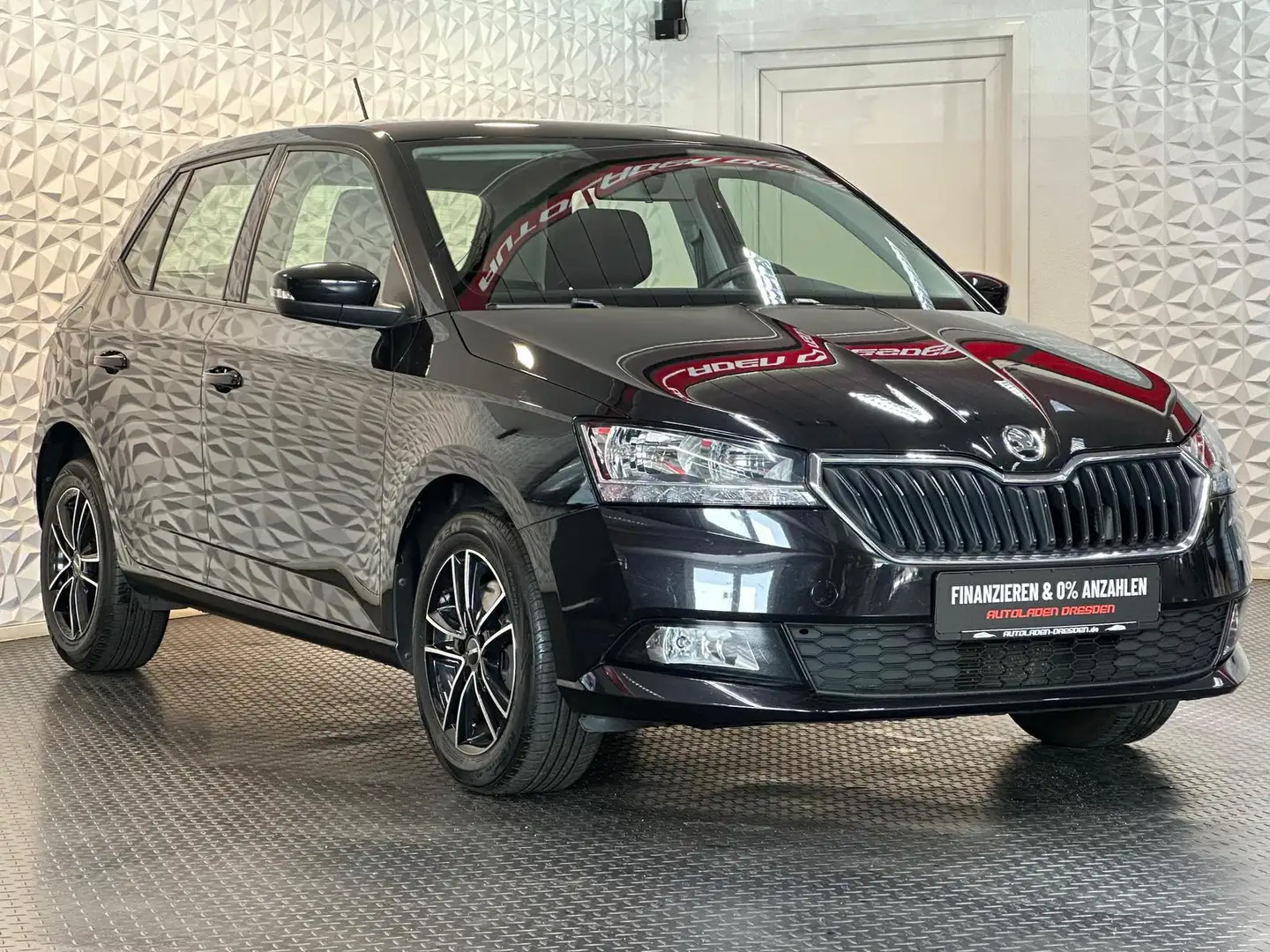 Skoda Fabia 1.0TSI AMBITION* SHZ#PDC#KLIMA#ALARM#15ALU Schwarz - 2
