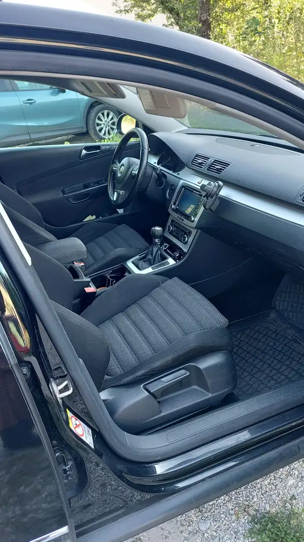 Volkswagen Passat Family Van - 2