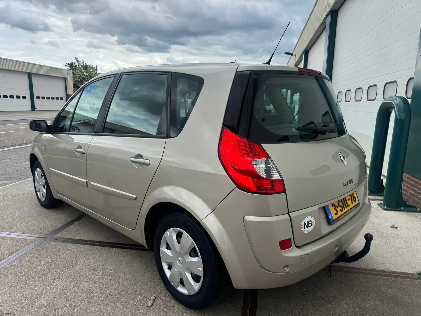 Renault Scenic 1.6-16V Business Line Automaat ! Bruin - 2