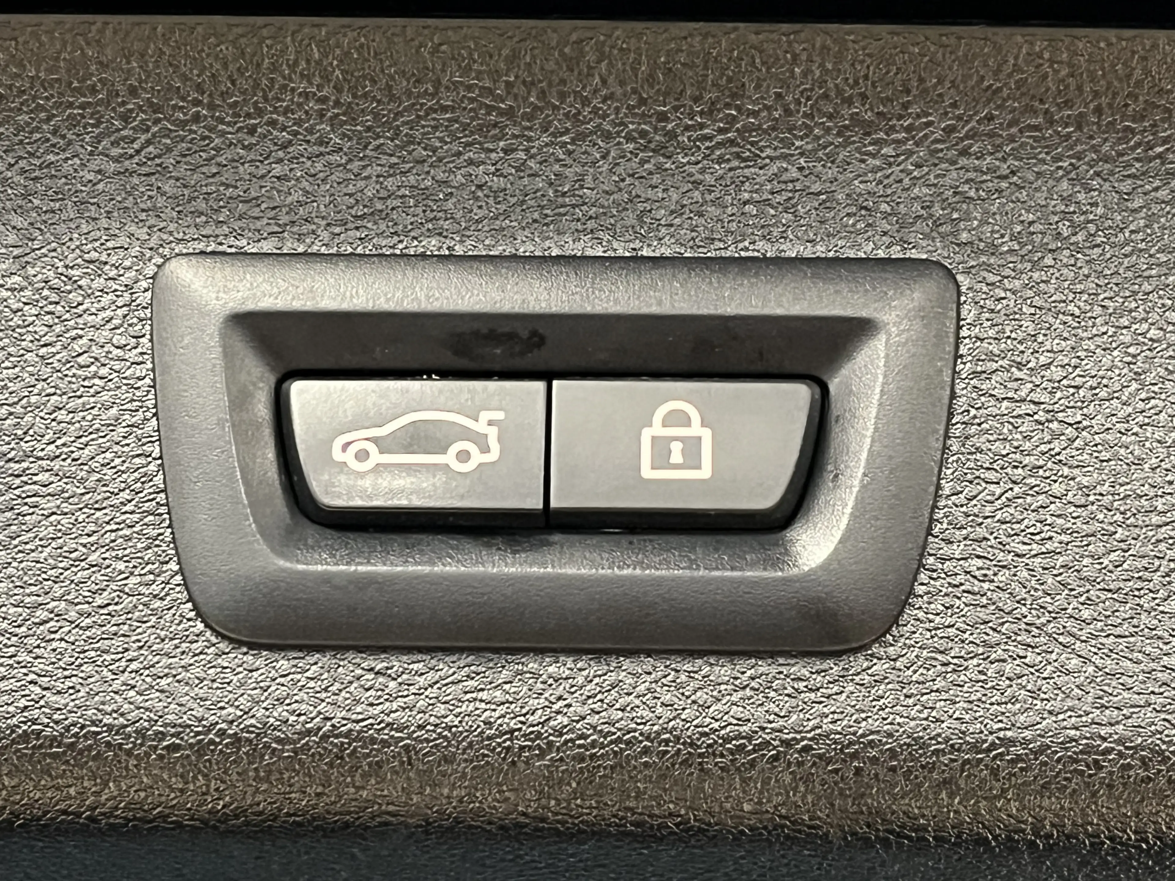 BMW 530 e Leder*CarPlay*LED*HUD*AHK*360°Cam*Navi*ACC — photo 9