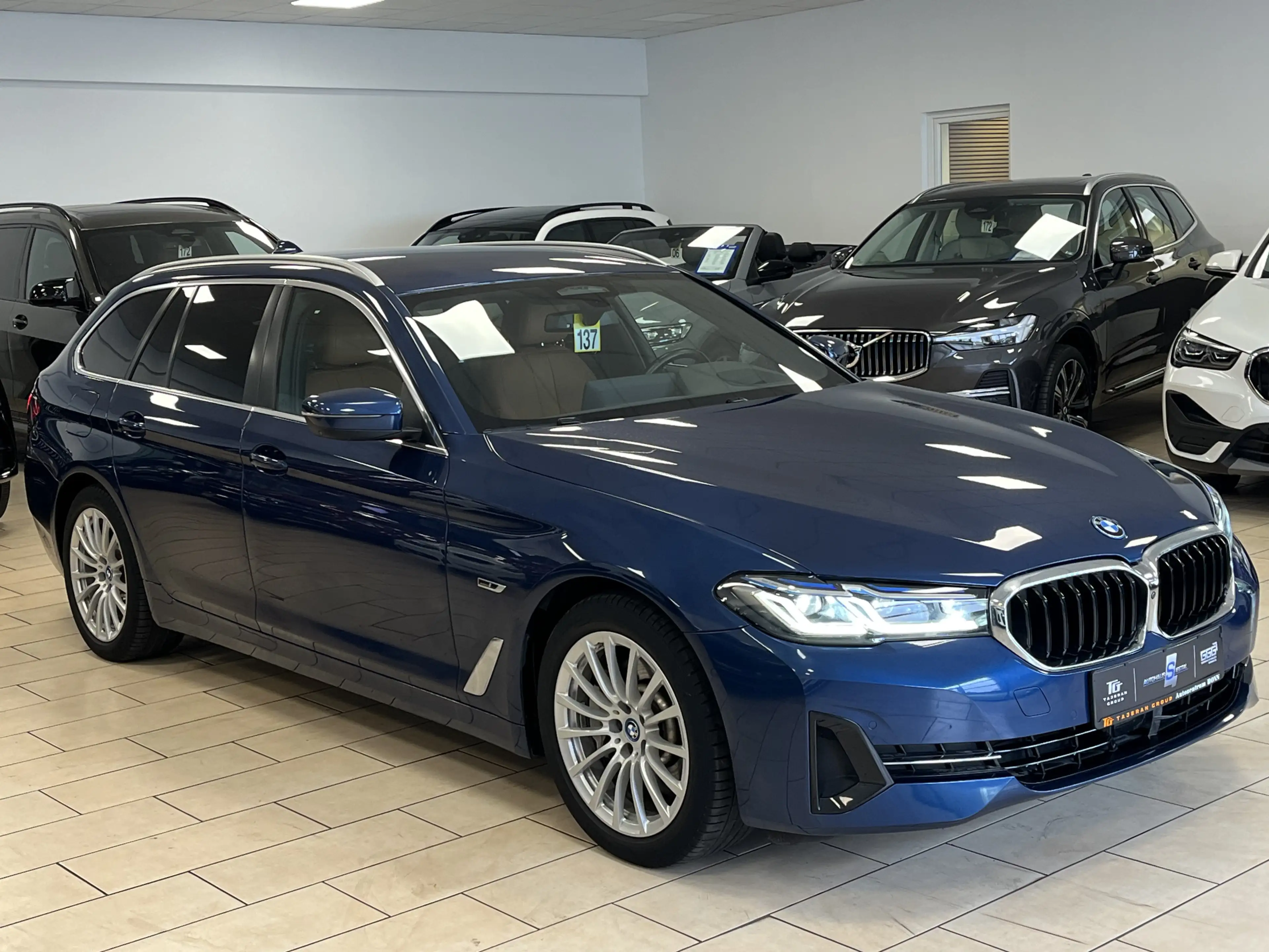 BMW 530 e Leder*CarPlay*LED*HUD*AHK*360°Cam*Navi*ACC — photo 3